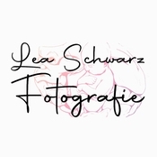 Logo/Portrait: Fotograf Lea Schwarz Fotografie 
