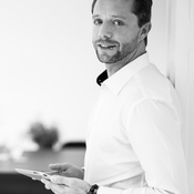 Logo/Portrait: Fotograf Michel Köppe Logo/Portrait: Fotograf Michel Köppe