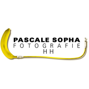 Logo/Portrait: Fotograf Pascale Sopha Logo/Portrait: Fotograf Pascale Sopha