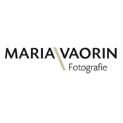 Logo/Portrait: Fotografin Fotografie Maria Vaorin