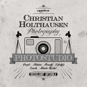 Logo/Portrait: Fotograf Christian Holthausen