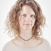 Logo/Portrait: Fotograf Mira Unkelbach Logo/Portrait: Fotograf Mira Unkelbach