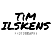 Logo/Portrait: Fotograf Tim Ilskens