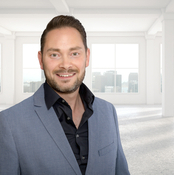 Logo/Portrait: Freier Fotograf Debo-Fotografie Lübeck Logo/Portrait: Freier Fotograf Debo-Fotografie Lübeck