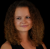 Logo/Portrait: Fotografin Janina Aust