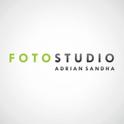 Logo/Portrait: Fotograf Adrian Sandha Logo/Portrait: Fotograf Adrian Sandha
