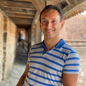 Logo/Portrait: Fotograf Michael Abid