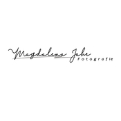 Logo/Portrait: Fotograf Magdalena Jahr Fotografie