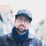 Logo/Portrait: Fotograf Tom Klöpzig Logo/Portrait: Fotograf Tom Klöpzig