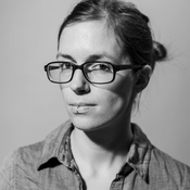 Logo/Portrait: Fotografin Julia Bellack Logo/Portrait: Fotografin Julia Bellack