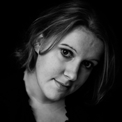 Logo/Portrait: Fotografin Susann Kerk