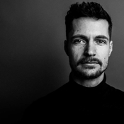 Logo/Portrait: Fotograf Nico Kurth Logo/Portrait: Fotograf Nico Kurth