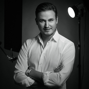 Logo/Portrait: Fotograf Marius Engels Photography Logo/Portrait: Fotograf Marius Engels Photography