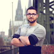 Logo/Portrait: Fotograf der Papagraf Logo/Portrait: Fotograf der Papagraf