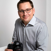 Logo/Portrait: Fotograf Frank Wiedemeier