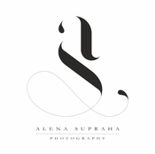 Logo/Portrait: Fotograf Alena Supraha