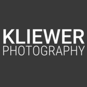 Logo/Portrait: Fotograf David Kliewer