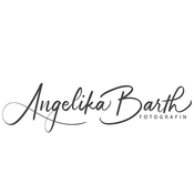 Logo/Portrait: Fotografin Angelika Barth