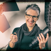 Logo/Portrait: Fotografin Sabine Rieß Lichtspiel