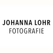 Logo/Portrait: Fotografin Johanna Lohr Fotografie
