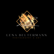 Logo/Portrait: Fotograf Lena Beltermann 