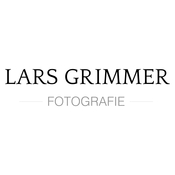 Logo/Portrait: Fotograf Lars Grimmer
