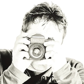 Logo/Portrait: Fotograf Lutz Winterstein Logo/Portrait: Fotograf Lutz Winterstein
