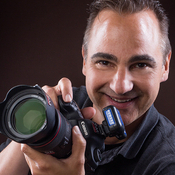 Logo/Portrait: Freier Fotograf Remi Cassini Logo/Portrait: Freier Fotograf Remi Cassini