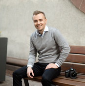 Logo/Portrait: Fotograf Artur Kling Logo/Portrait: Fotograf Artur Kling