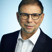Logo/Portrait: Fotograf Ralph Rainer Steffens Logo/Portrait: Fotograf Ralph Rainer Steffens