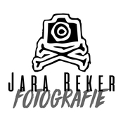 Logo/Portrait: Fotografin Jara Reker Fotografie