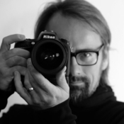 Logo/Portrait: Fotograf Markus Schwarz Logo/Portrait: Fotograf Markus Schwarz