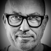 Logo/Portrait: Fotograf Marc Wittenborn Logo/Portrait: Fotograf Marc Wittenborn