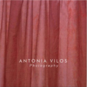 Logo/Portrait: Freie Fotografin Antonia Vilos Photography Logo/Portrait: Freie Fotografin Antonia Vilos Photography